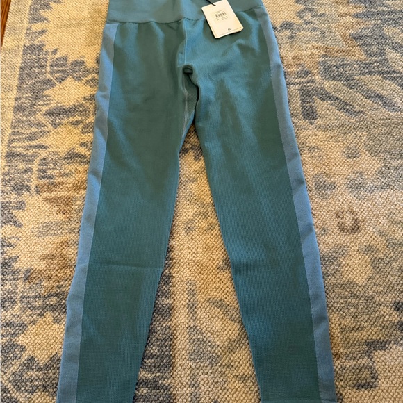 The upside from Tuckernuck size medium leggings - Picture 2 of 6